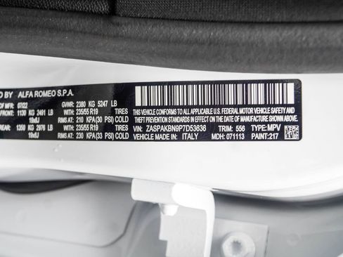 Used 2023 Alfa Romeo Stelvio Ti image 42