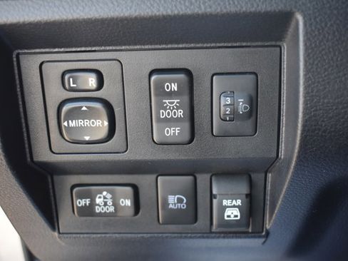 Used 2021 Toyota Tundra SR5 w/ SR5 Upgrade Package image 30