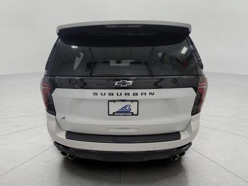 Used 2025 Chevrolet Suburban Z71 image 22