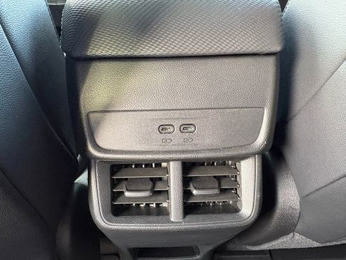 Used 2025 Chevrolet Equinox LT w/ Convenience Package II image 18