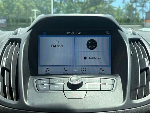 Used 2017 Ford Escape SE w/ Equipment Group 201A FWD image 13