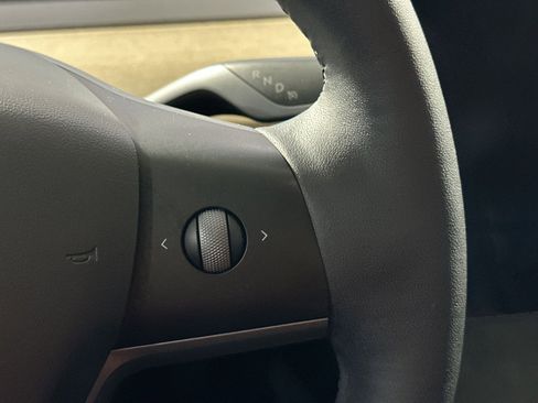 Used 2021 Tesla Model 3 Standard Range Plus image 19