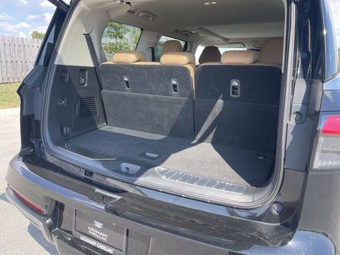 Used 2025 INFINITI QX80 Sensory AWD/4WD image 15