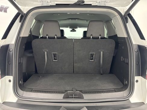 Used 2023 GMC Acadia SLT image 30