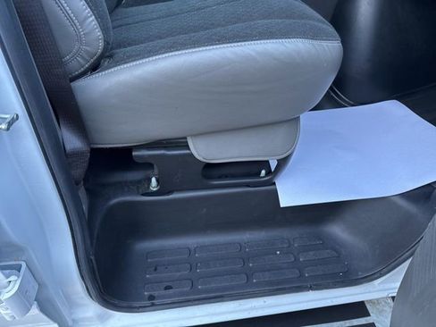 Used 2024 Chevrolet Express 2500 image 30