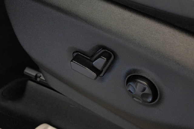Used 2024 Chrysler Pacifica Touring-L FWD image 15
