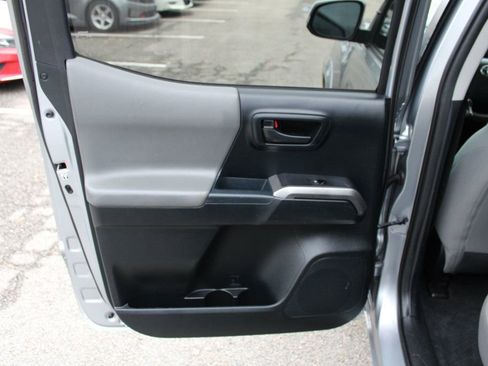 Used 2017 Toyota Tacoma SR5 image 20