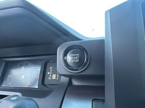 Used 2024 Toyota Tacoma SR5 AWD/4WD image 17
