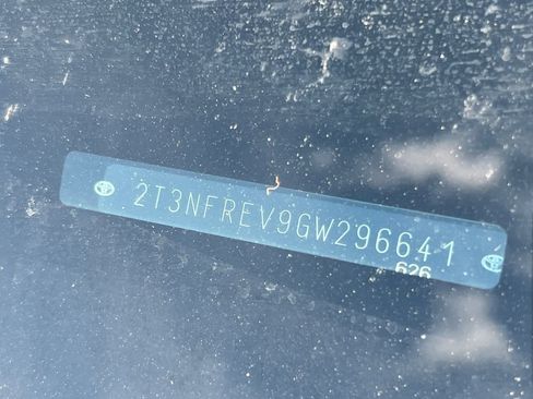 Used 2016 Toyota RAV4 SE image 23