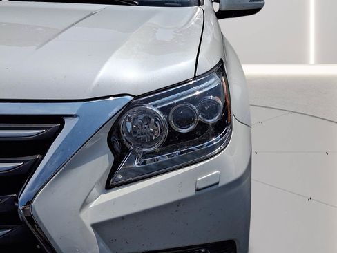 Used 2018 Lexus GX 460 Premium w/ Premium Package AWD/4WD image 15