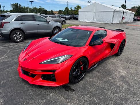 Used 2025 Chevrolet Corvette E-Ray w/ Stealth Interior Trim Package AWD/4WD image 3
