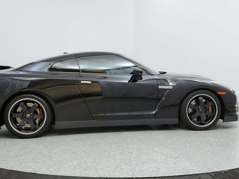 Used 2012 Nissan GT-R Black Edition image 6