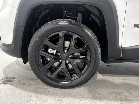 Used 2023 Jeep Renegade Altitude AWD/4WD image 8