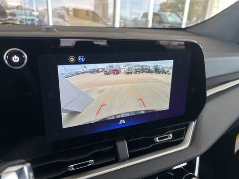 New 2026 Chevrolet Equinox LT w/ Convenience Package II image 17