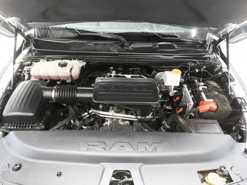 Used 2023 RAM 1500 Big Horn AWD/4WD image 3