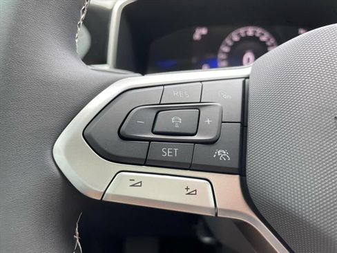 New 2026 Volkswagen Taos SE FWD image 18