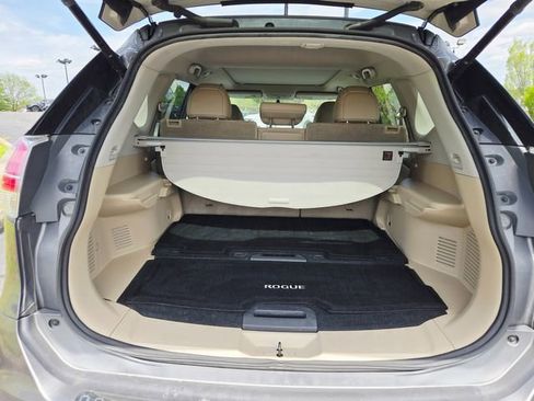 Used 2016 Nissan Rogue SL w/ SL Premium Package image 9