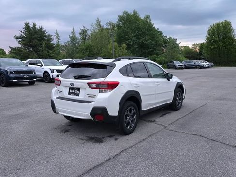 Used 2022 Subaru Crosstrek 2.5i Sport w/ Moonroof Package AWD/4WD image 8