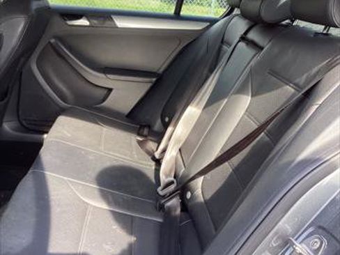 Used 2015 Volkswagen Jetta SE FWD image 18