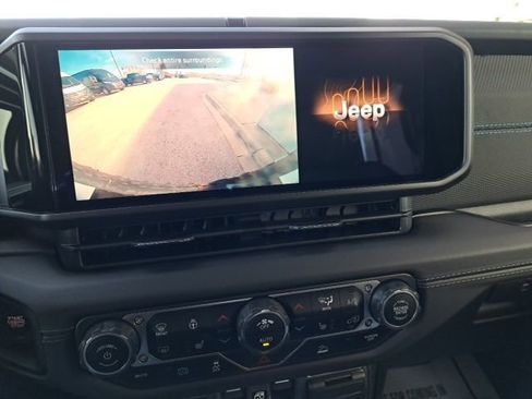 New 2025 Jeep Wrangler Unlimited Rubicon 4xe w/ Convenience Group image 20