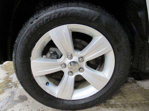 Used 2014 Jeep Patriot Latitude w/ Sun/Sound Group image 9