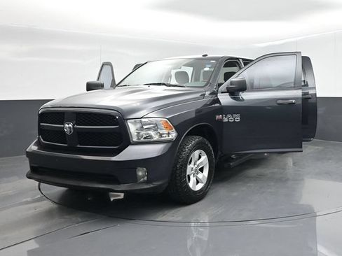 Used 2018 RAM 1500 Express AWD/4WD image 62