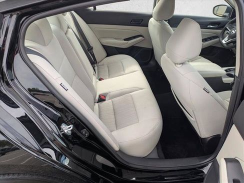 Used 2025 Nissan Altima 2.5 SV FWD image 17