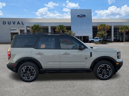 New 2025 Ford Bronco Sport Outer Banks image 3