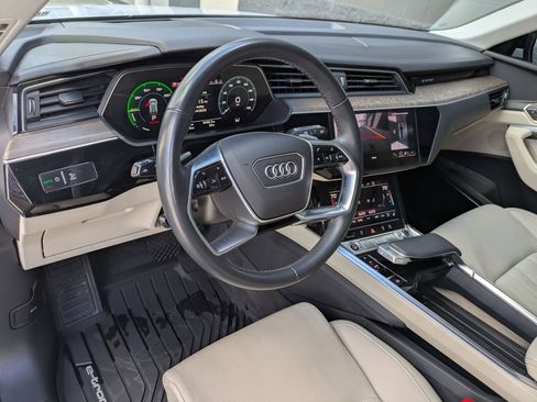 Used 2024 Audi Q8 e-tron Prestige w/ Prestige Package image 11