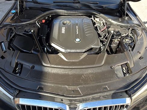 Used 2016 BMW 740i image 23