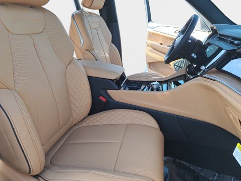 New 2026 Jeep Grand Cherokee L Summit image 10