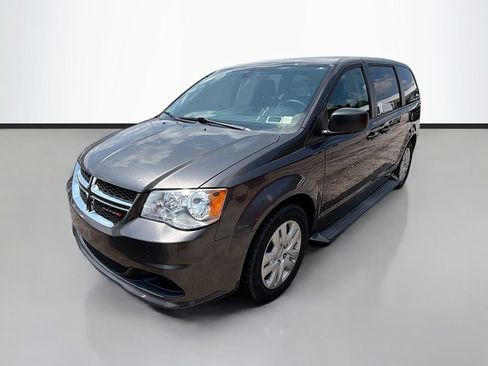 Used 2019 Dodge Grand Caravan SE w/ UConnect Hands-Free Group FWD image 5