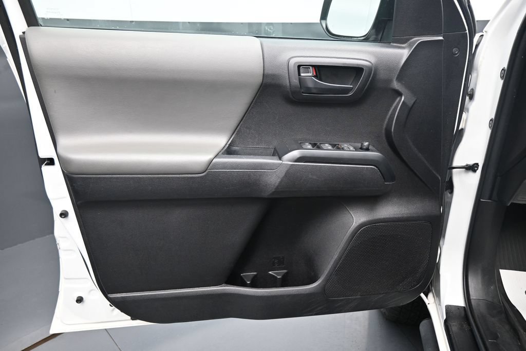 Used 2023 Toyota Tacoma SR RWD image 10