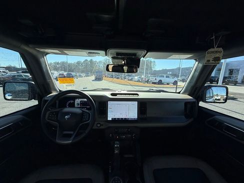 Used 2024 Ford Bronco Wildtrak image 12