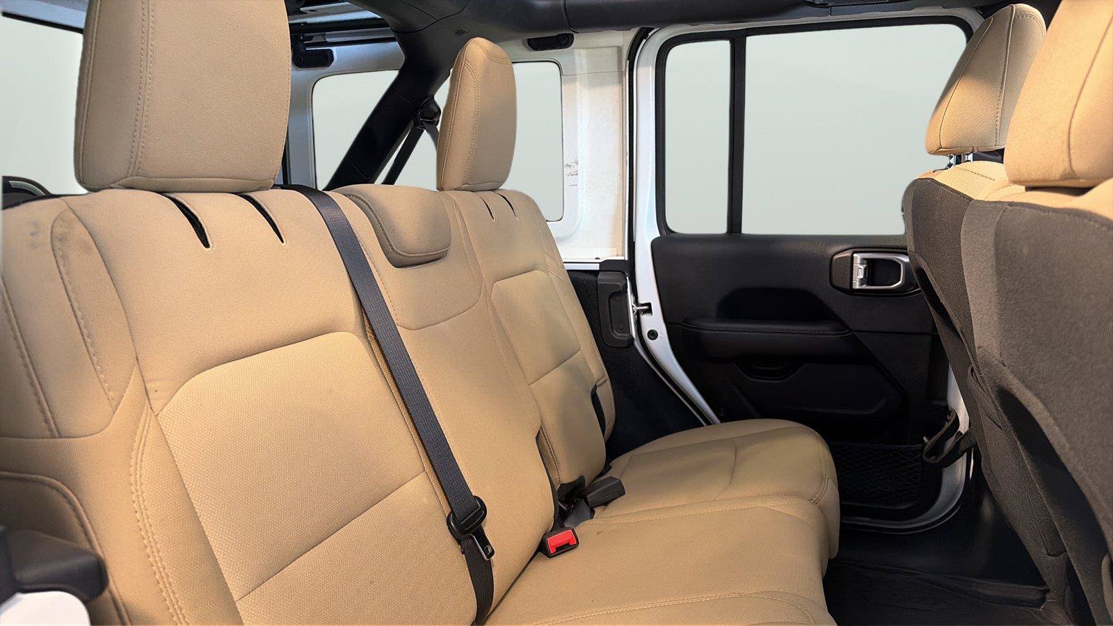 Used 2019 Jeep Wrangler Unlimited Sahara w/ Safety Group AWD/4WD image 15