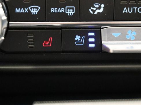 Used 2022 Ford F150 Lariat w/ Equipment Group 501A Mid image 28