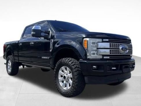 Used 2018 Ford F250 Platinum w/ Platinum Ultimate Package AWD/4WD image 3