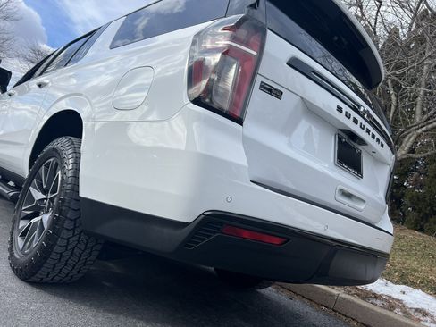 Used 2023 Chevrolet Suburban Z71 w/ Luxury Package image 96