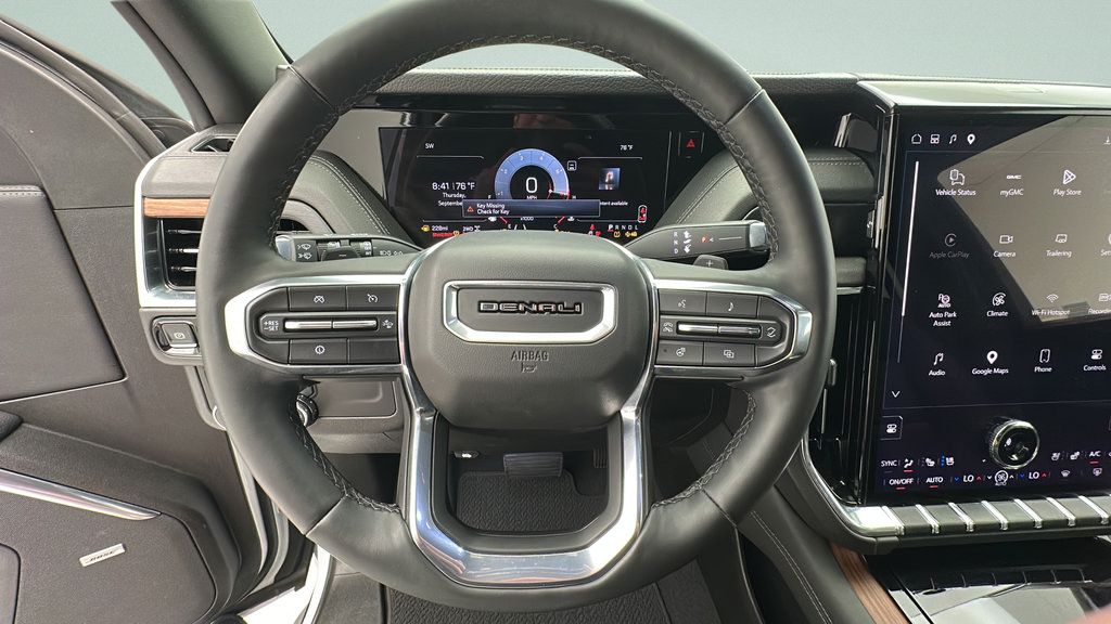Used 2025 GMC Yukon Denali AWD/4WD image 14