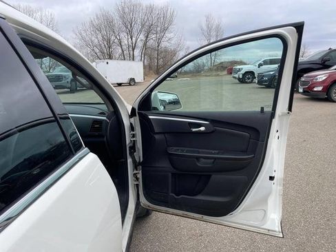 Used 2012 Chevrolet Traverse LT image 31