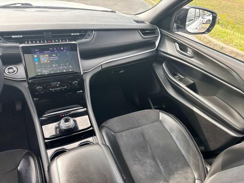 Used 2023 Jeep Grand Cherokee L Laredo image 20