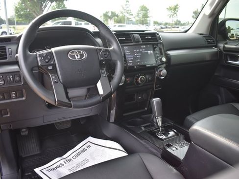 Used 2021 Toyota 4Runner Venture w/ Moonroof Package AWD/4WD image 18