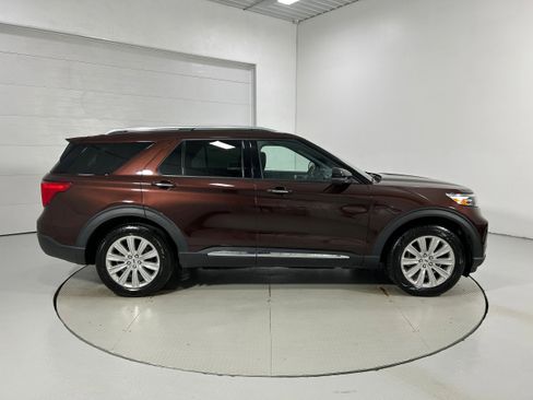 Used 2020 Ford Explorer Limited w/ Class III Trailer Tow Package AWD/4WD image 40