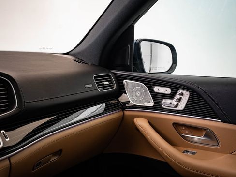 Certified 2024 Mercedes-Benz GLS 580 4MATIC image 35