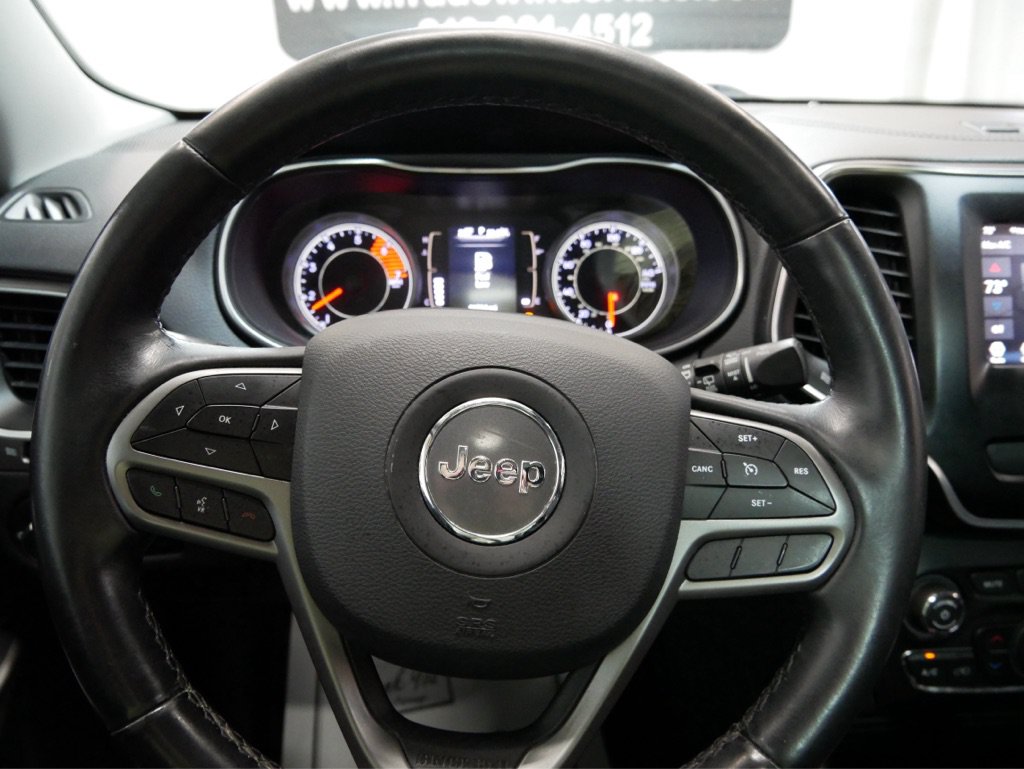 Used 2019 Jeep Cherokee Latitude Plus w/ Comfort/Convenience Group AWD/4WD image 12