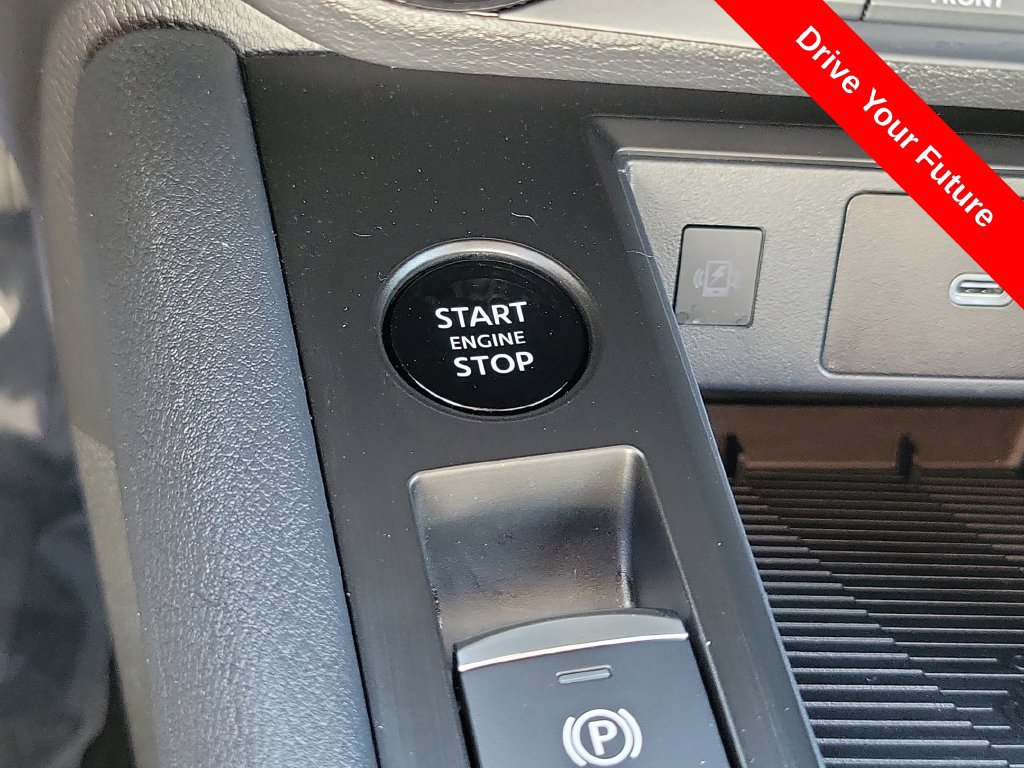 Used 2026 Nissan Kicks SV w/ SV Premium Package FWD image 10