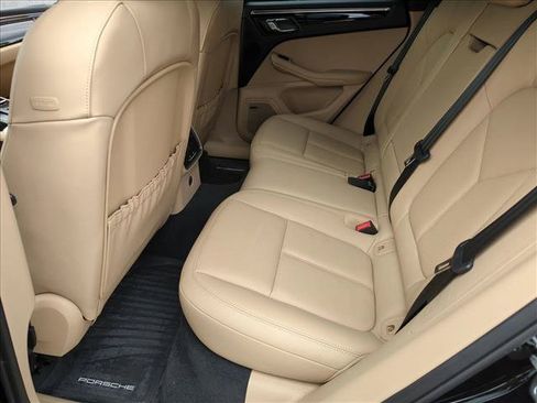 Used 2025 Porsche Macan AWD/4WD image 13