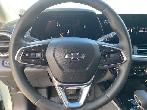 Used 2025 Chevrolet Trax ACTIV FWD image 21
