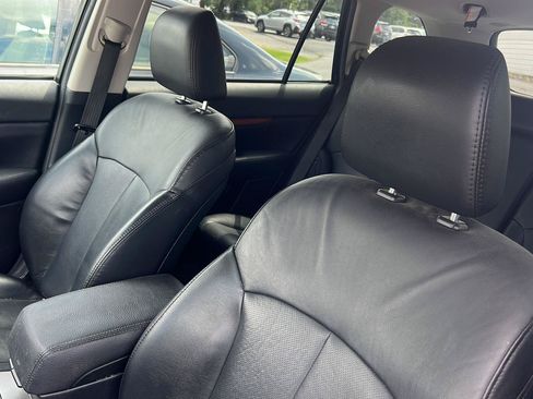 Used 2013 Subaru Outback 2.5i Limited AWD/4WD image 9