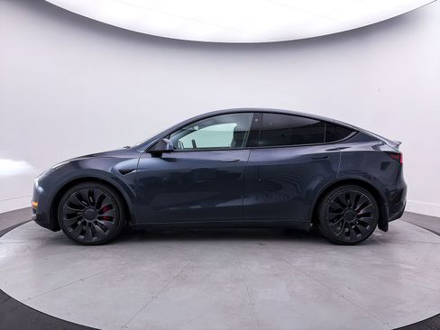 Used 2021 Tesla Model Y Performance image 34